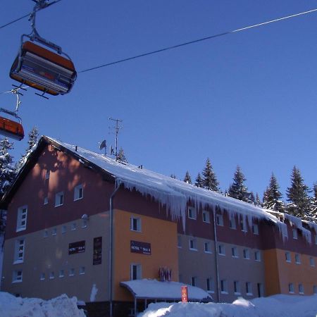 Hotel Pod Vlekem Loučná pod Klínovcem المظهر الخارجي الصورة