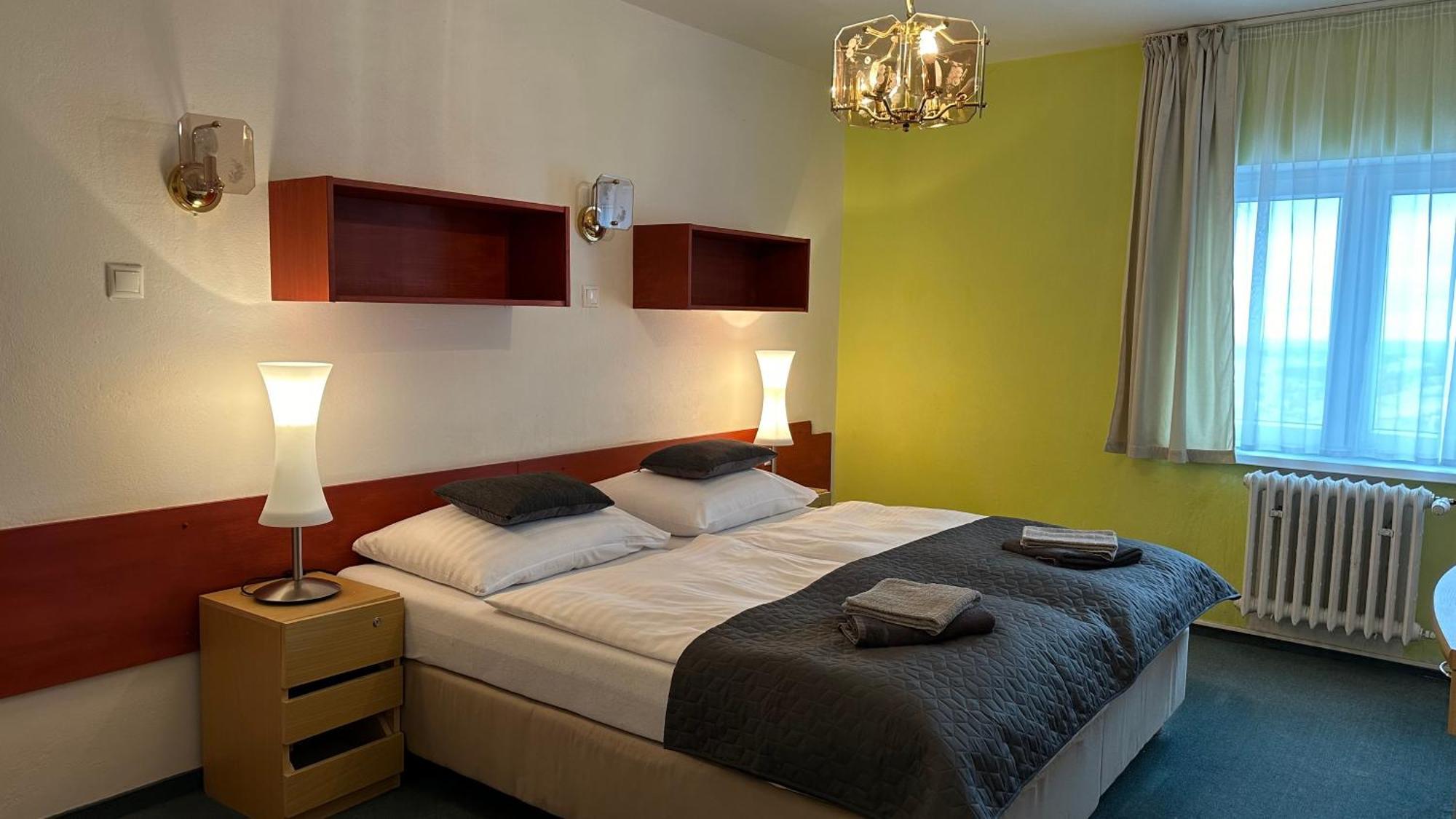 Hotel Pod Vlekem Loučná pod Klínovcem المظهر الخارجي الصورة