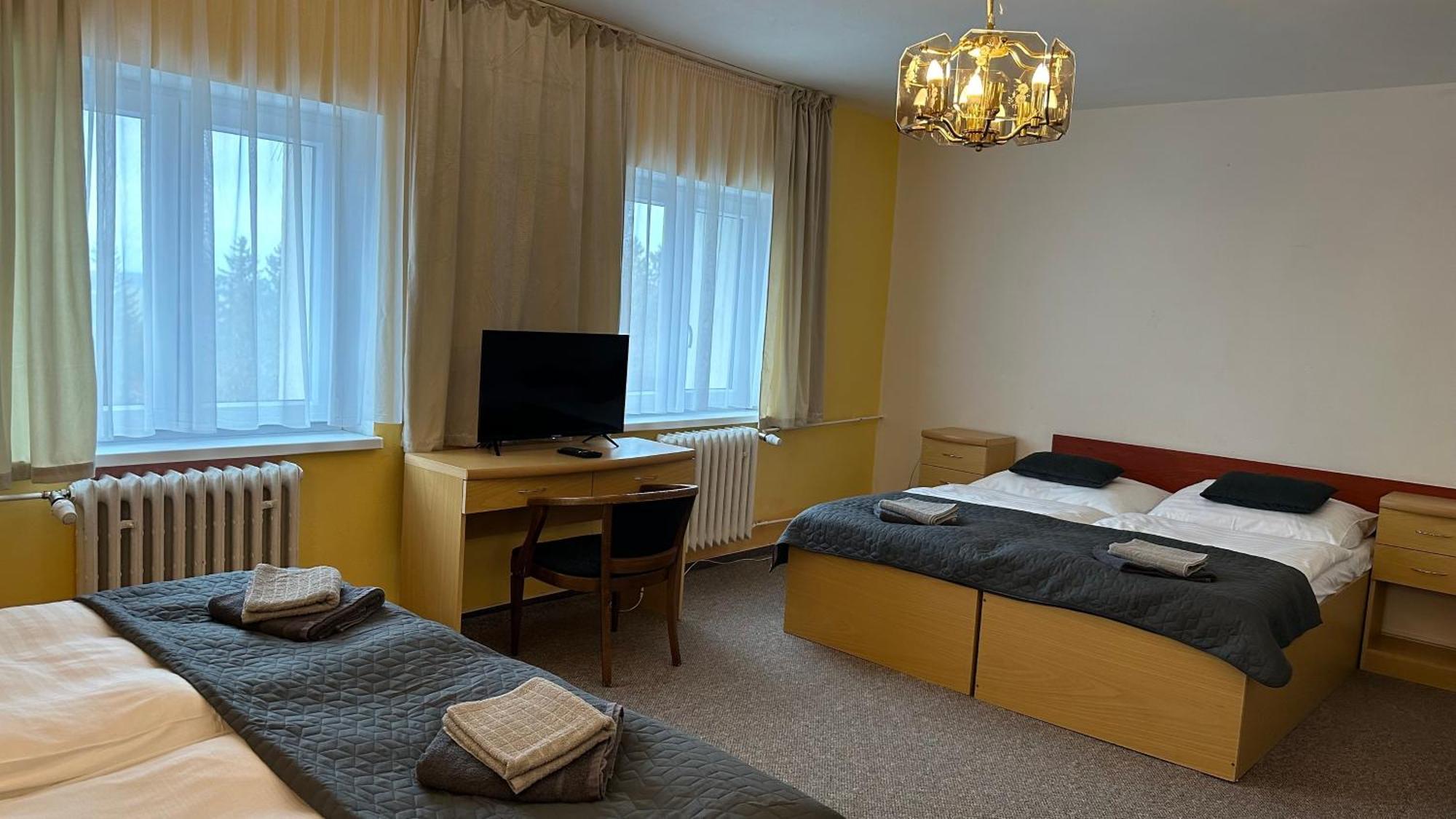 Hotel Pod Vlekem Loučná pod Klínovcem المظهر الخارجي الصورة
